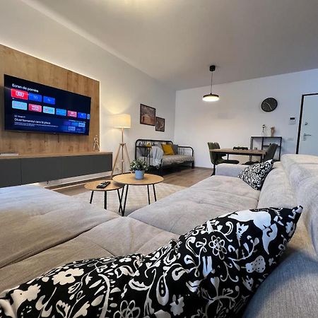 High-Rise Luxury Apartment With Free Parking 부쿠레슈티 외부 사진