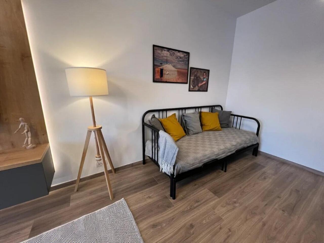 High-Rise Luxury Apartment With Free Parking 부쿠레슈티 외부 사진