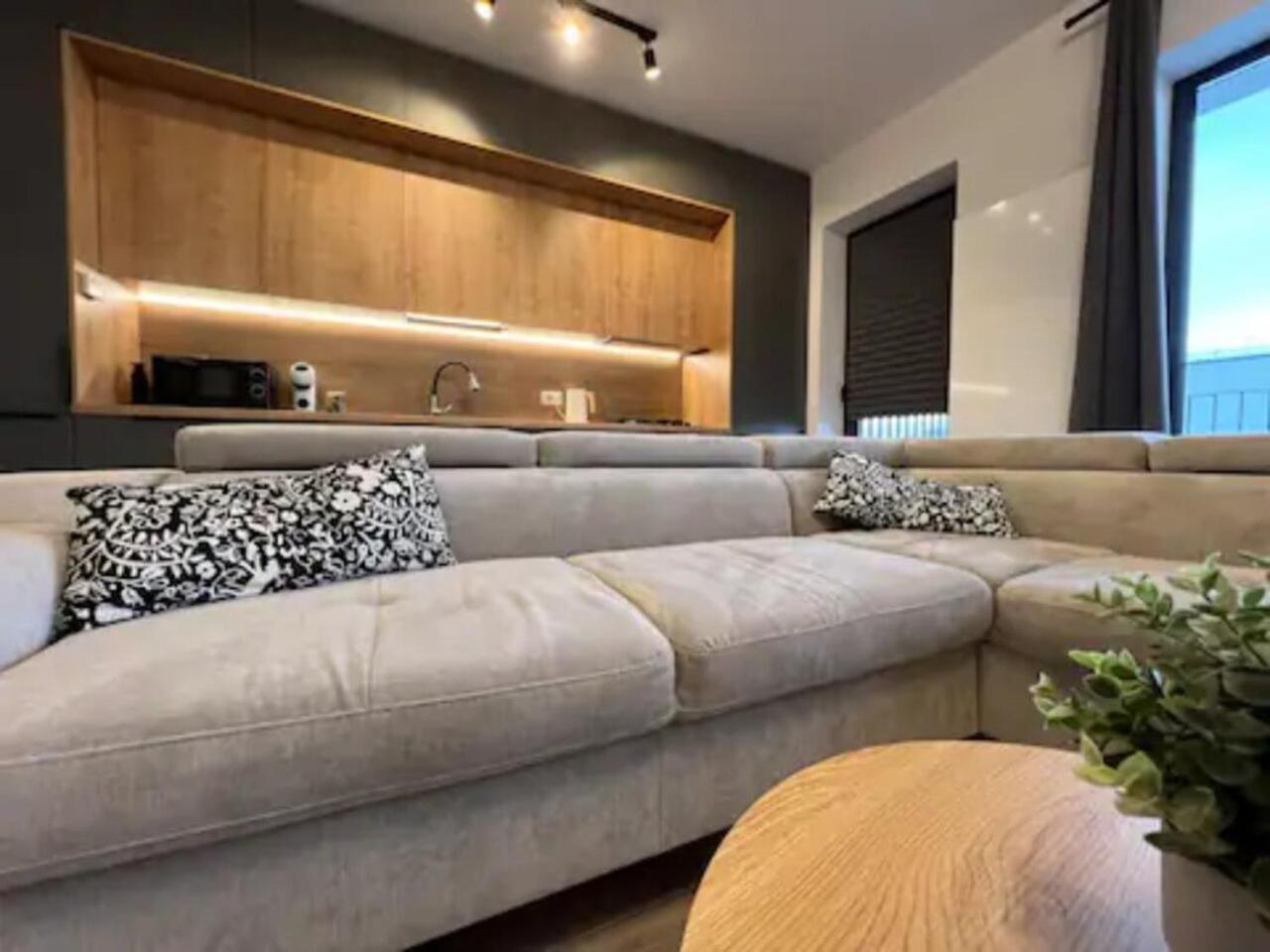 High-Rise Luxury Apartment With Free Parking 부쿠레슈티 외부 사진