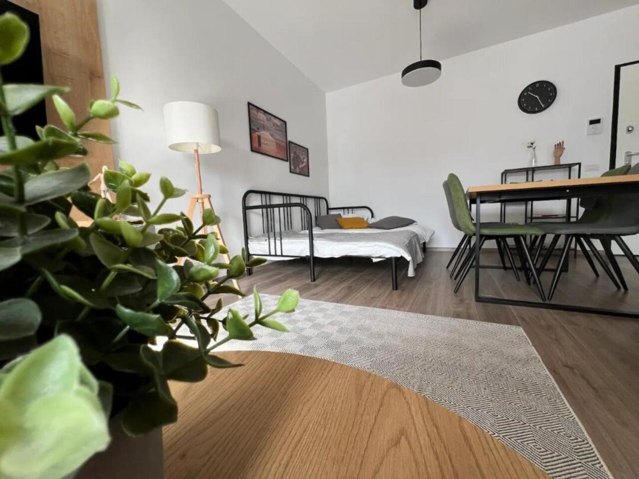 High-Rise Luxury Apartment With Free Parking 부쿠레슈티 외부 사진